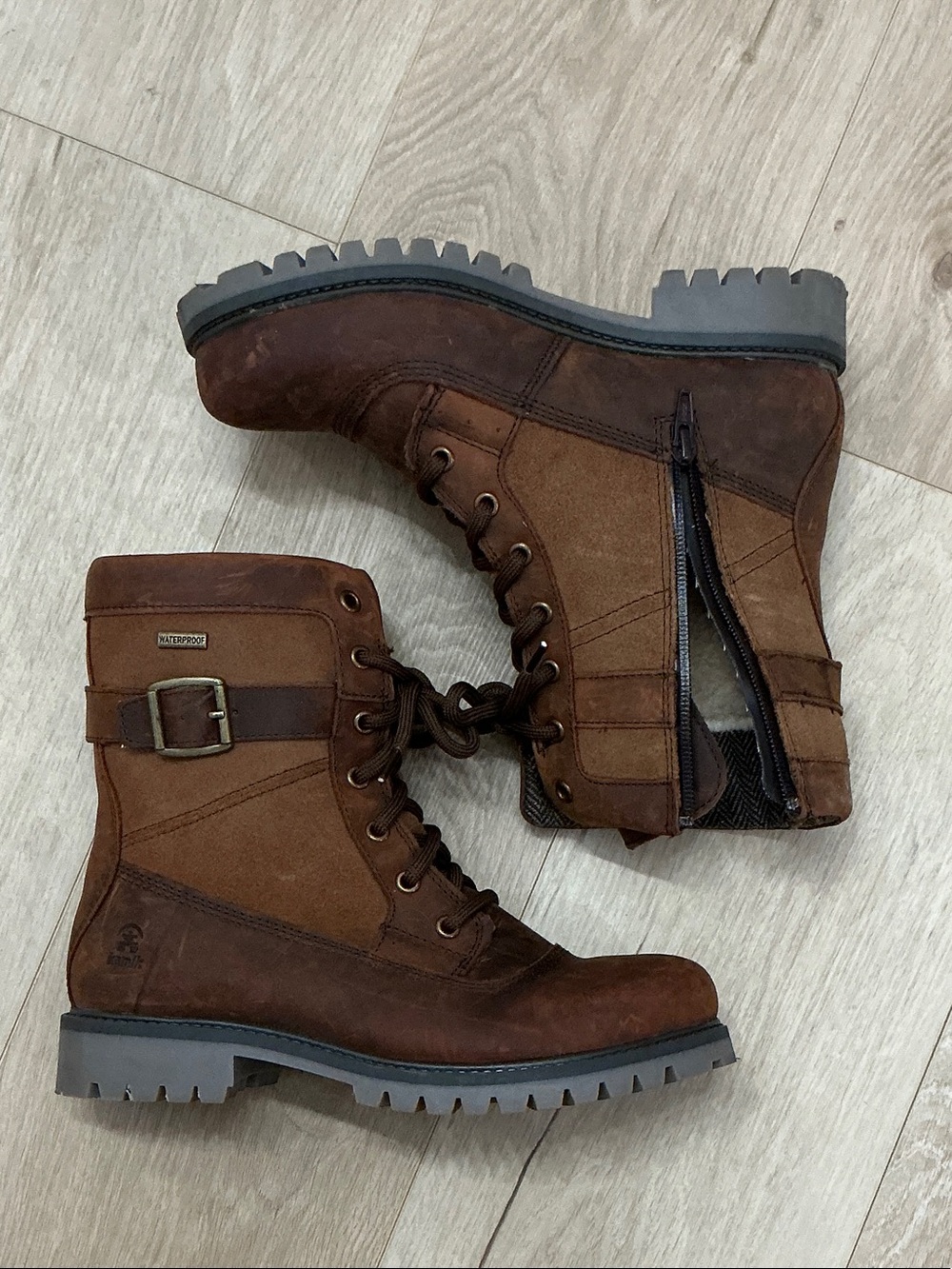Kamik Brown Lace-Up Women's Boots - Picture 2 of 4
